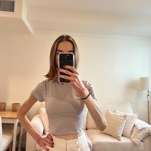 Aritzia Contour Crew Cropped T-Shirt- Ashen Gray